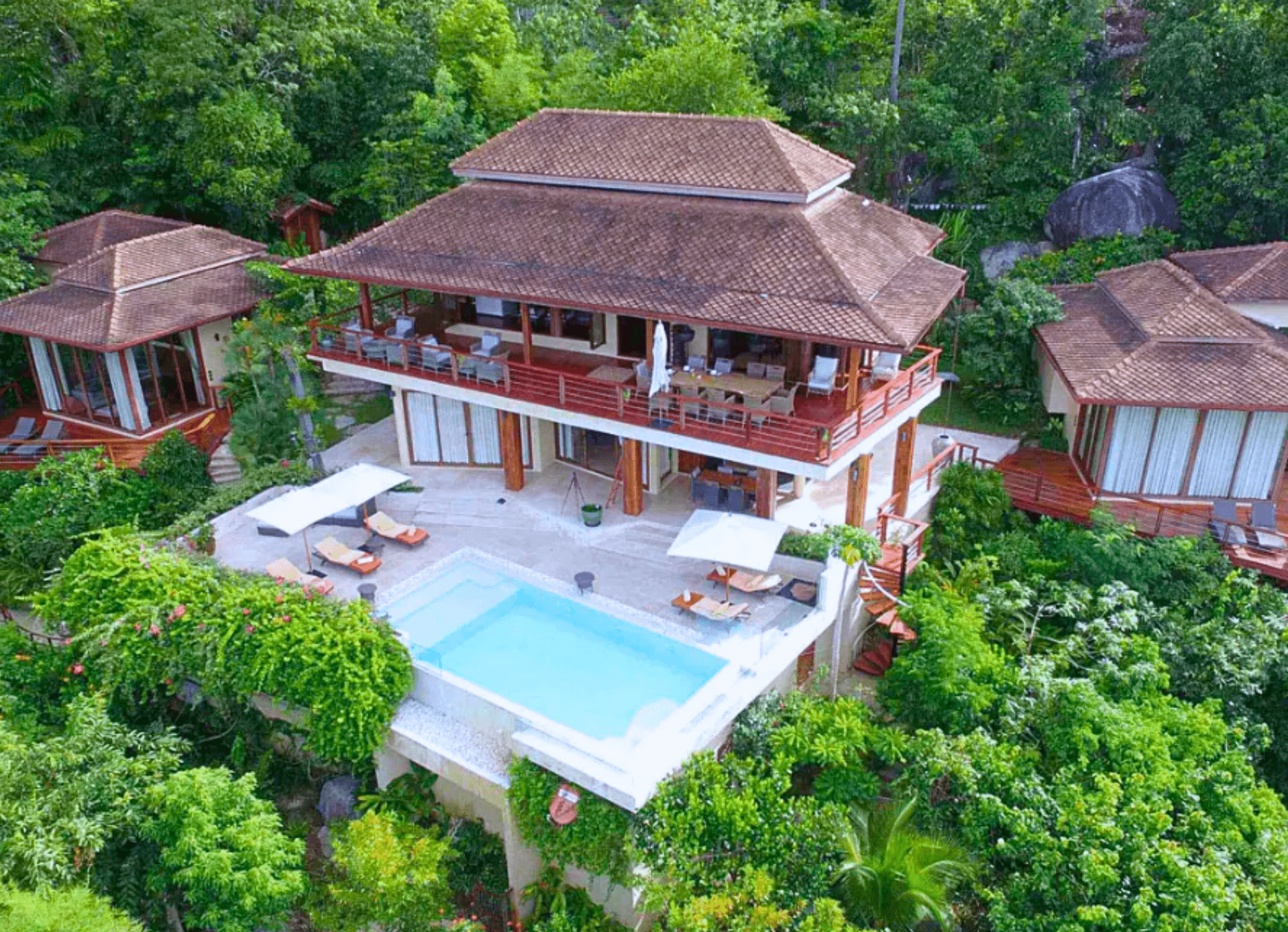 Великолепная 5-спальная тропическая вилла с видом на море - Фото 1