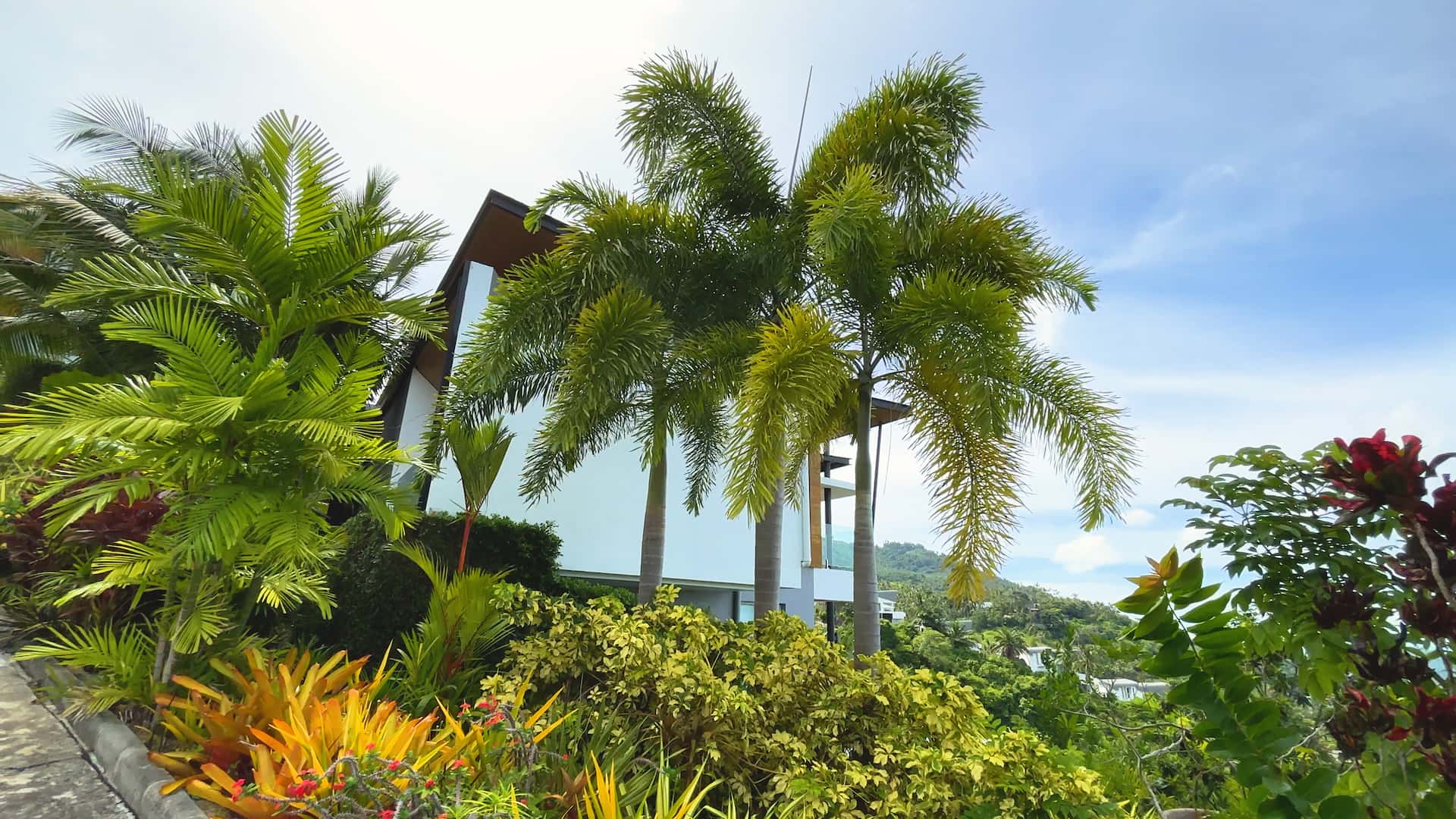 Стильная 3-спальная вилла с бассейном на продажу в районе Чавенг. - Фото 1